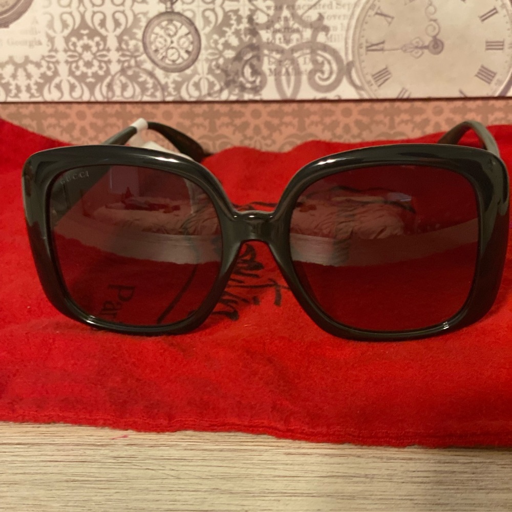 AUTHENTIC Gucci Sunglasses